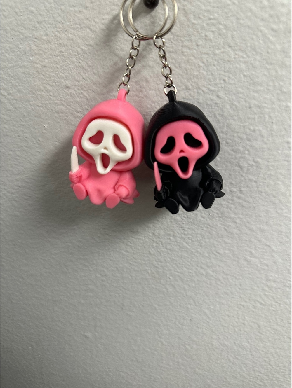 Ghost Face Keychains 2 Pack - Picture 2 of 6